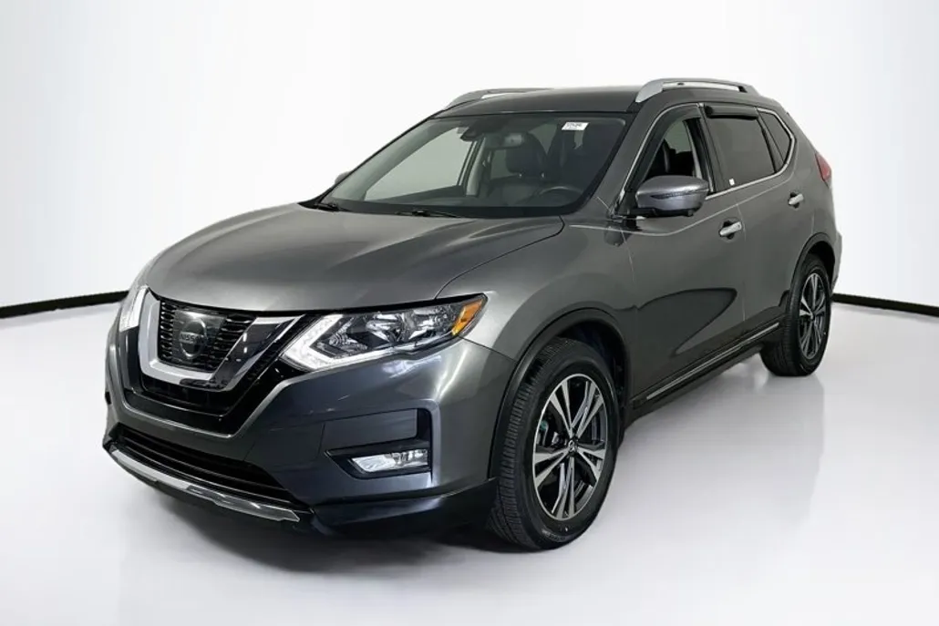 2017 Nissan Rogue SL photo 1