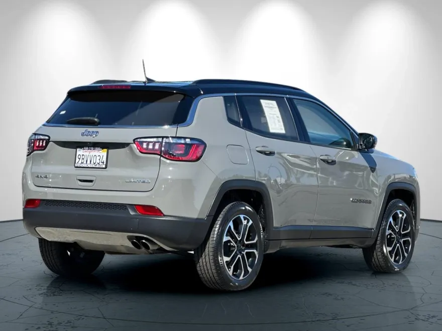 2022 Jeep Compass Limited photo 1