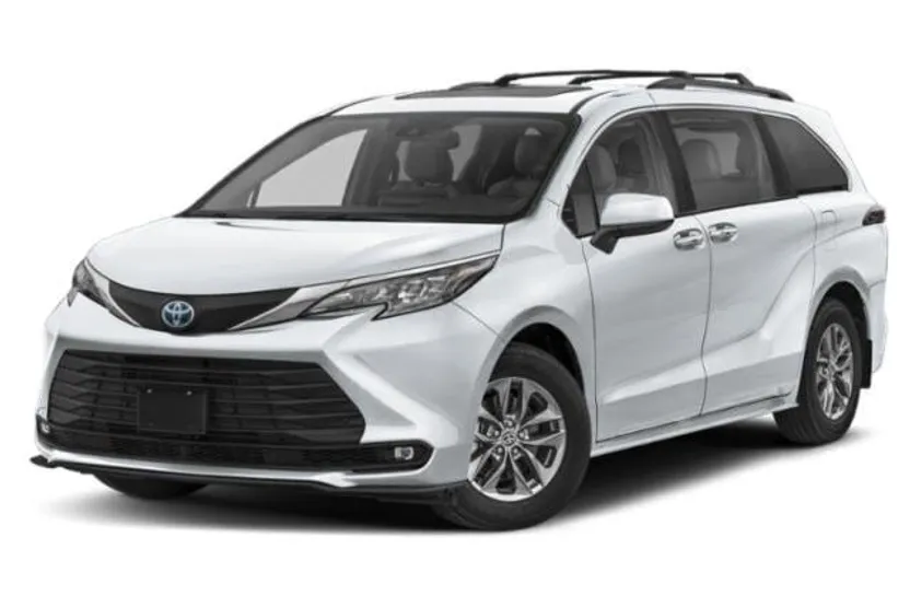 2025 Toyota Sienna XLE photo 1