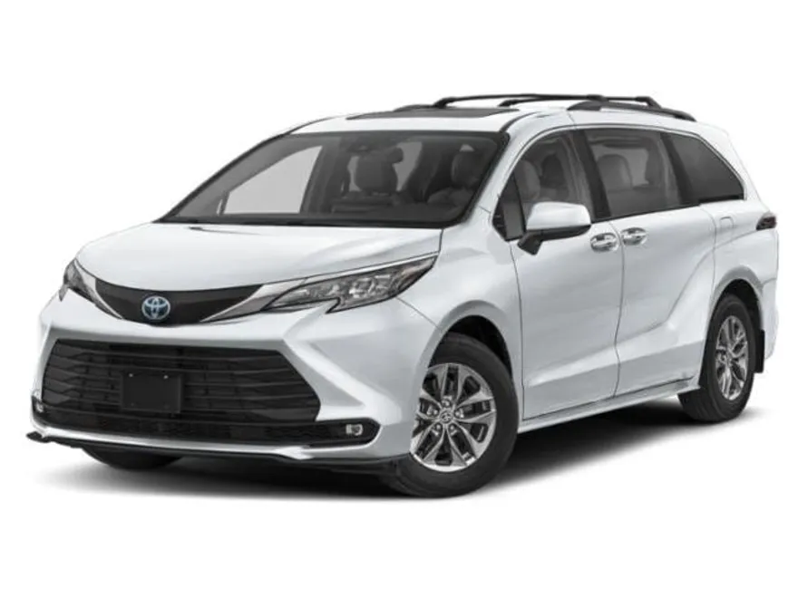 2025 Toyota Sienna XLE photo 1