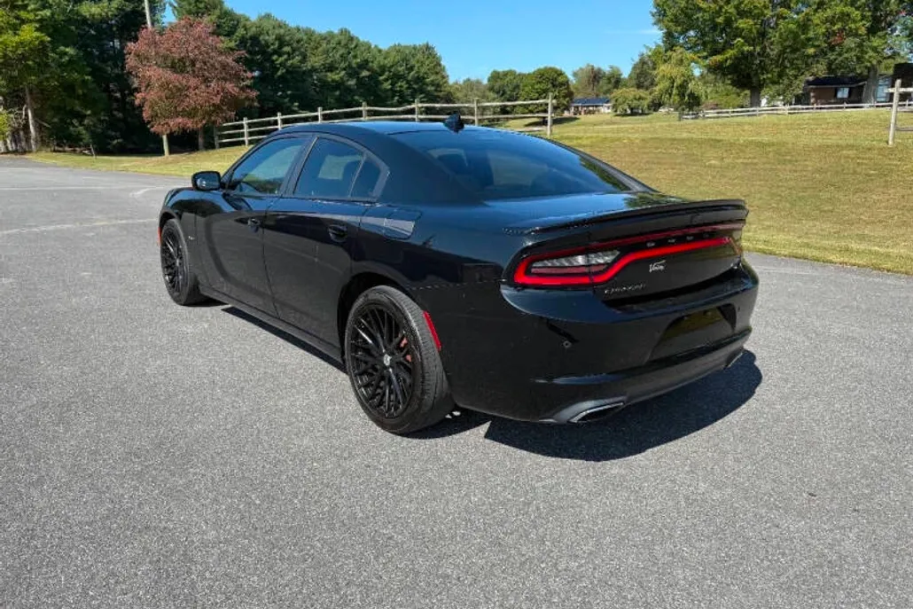 2018 Dodge Charger R/T photo 1