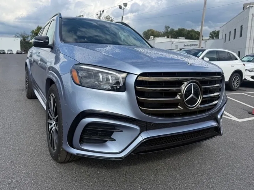 2026 Mercedes Benz GLS 450 4MATIC photo 1