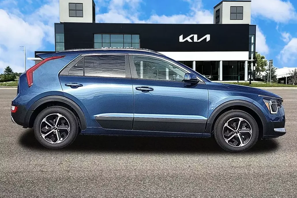 2025 Kia Niro EX photo 1