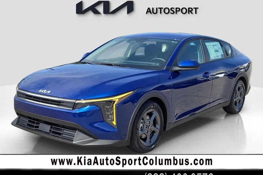 2025 Kia K4 LXS photo 1