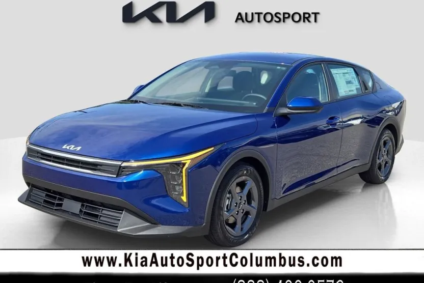 2025 Kia K4 LXS photo 1
