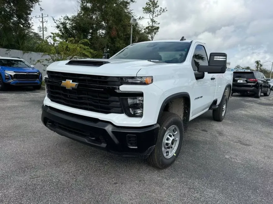 2025 Chevrolet Silverado 2500HD photo 1