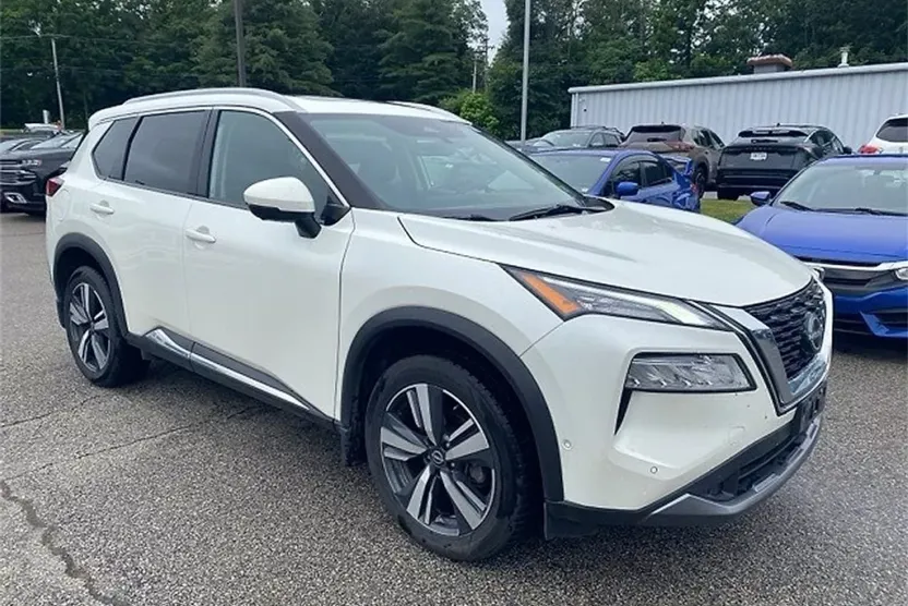 2023 Nissan Rogue SL photo 1