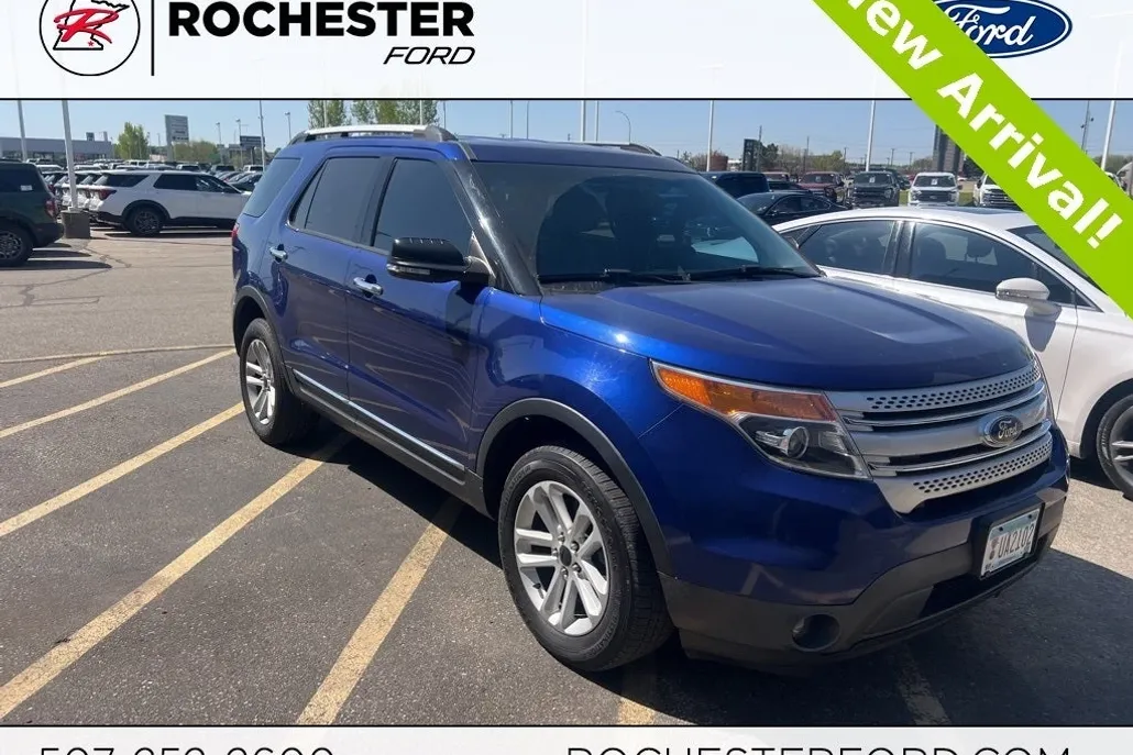 2015 Ford Explorer XLT photo 1