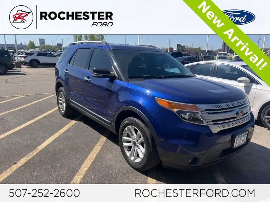 2015 Ford Explorer XLT photo 1