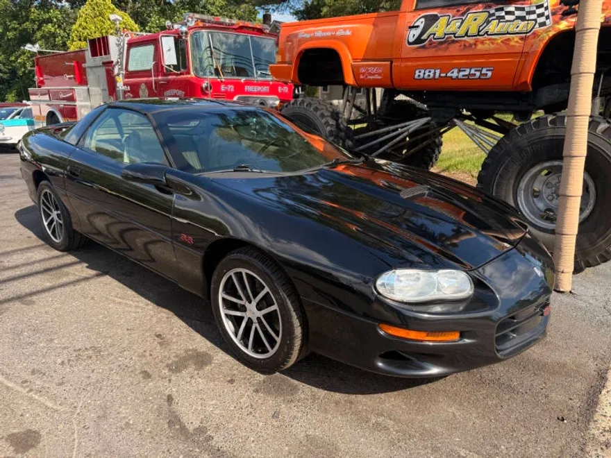 2002 Chevrolet Camaro Sport Coupe photo 1