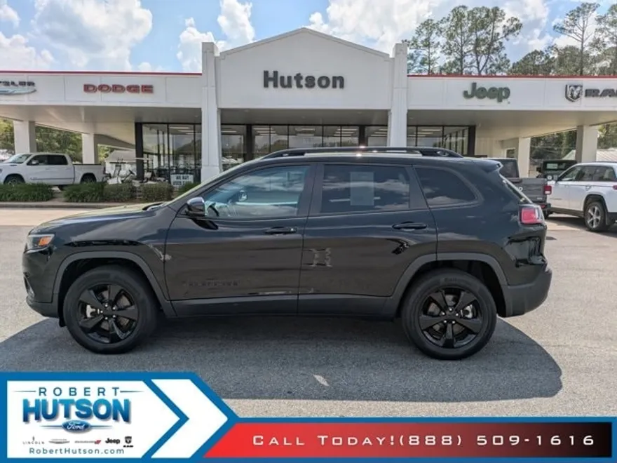 2023 Jeep Cherokee Altitude Lux photo 1