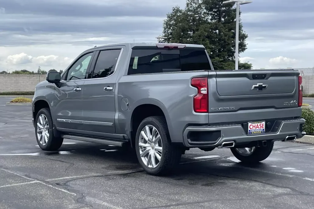 2026 Chevrolet Silverado High Country photo 1