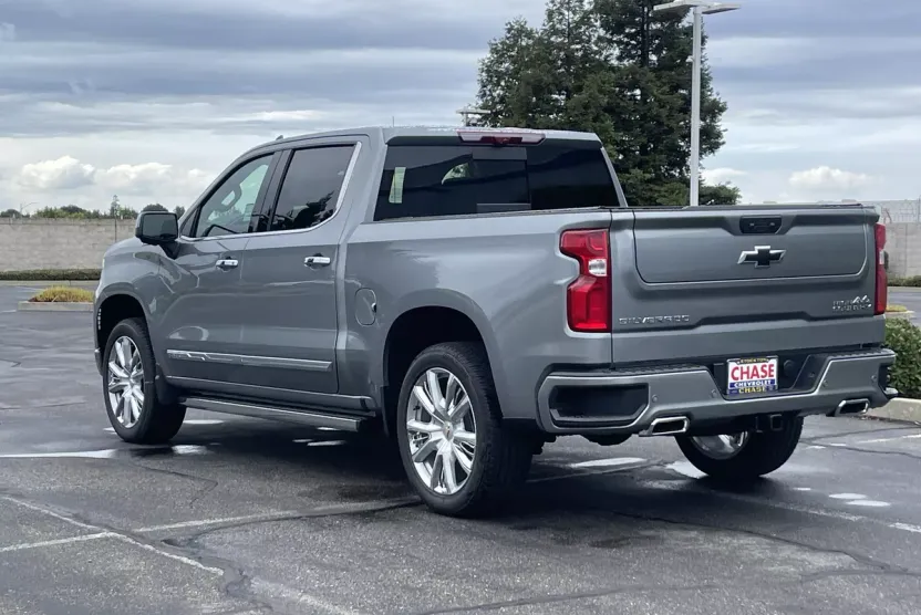 2026 Chevrolet Silverado High Country photo 1