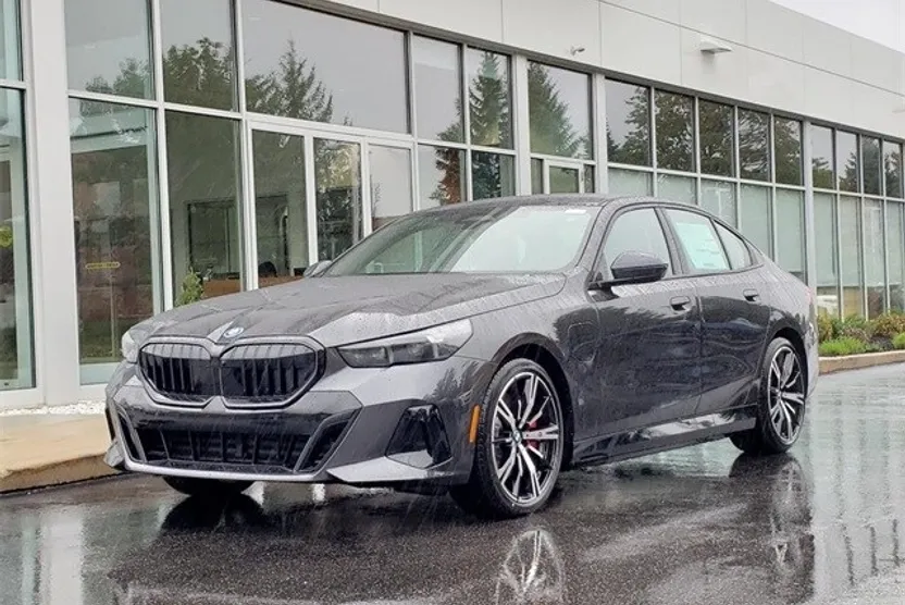 2026 Bmw 550e xDrive photo 1