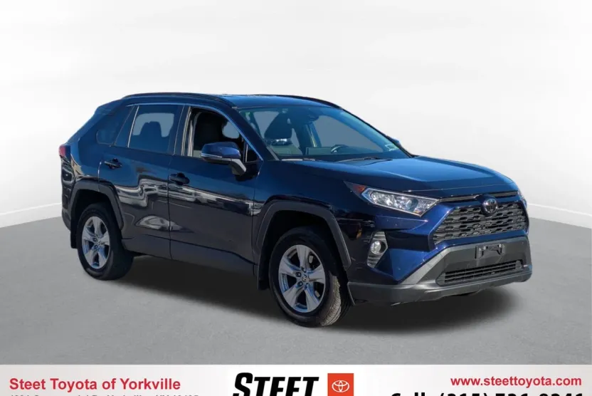 2021 Toyota RAV4 XLE photo 1