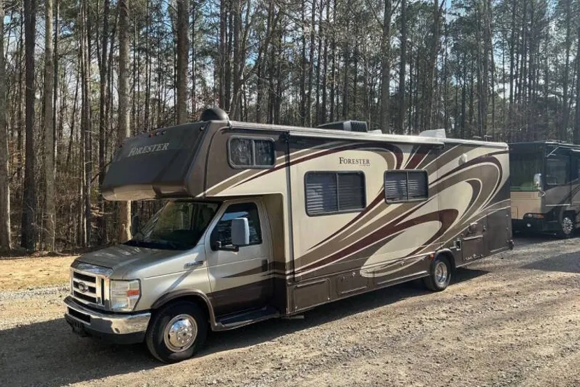 2012 Ford E-450 photo 1