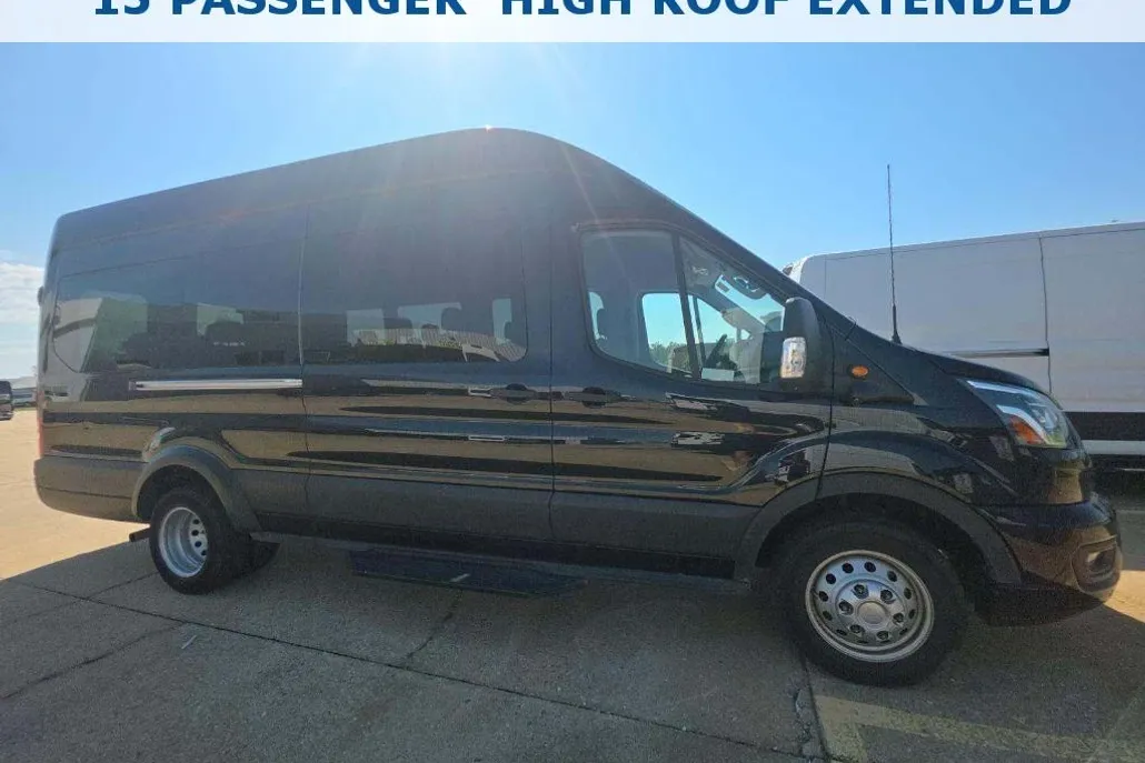 2023 Ford Transit XLT photo 1