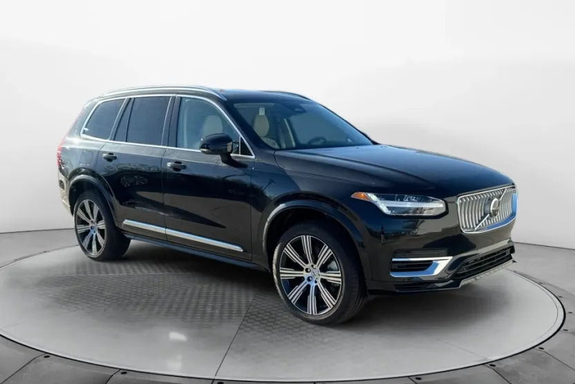 2025 Volvo XC90 T8 Plus photo 1