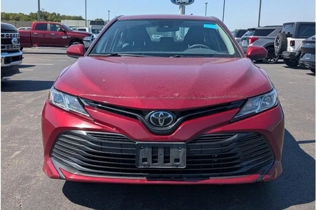 2019 Toyota Camry L photo 1