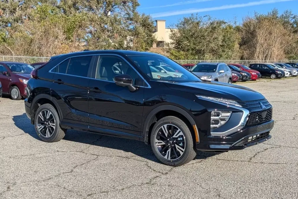 2025 Mitsubishi Eclipse Cross SEL photo 1