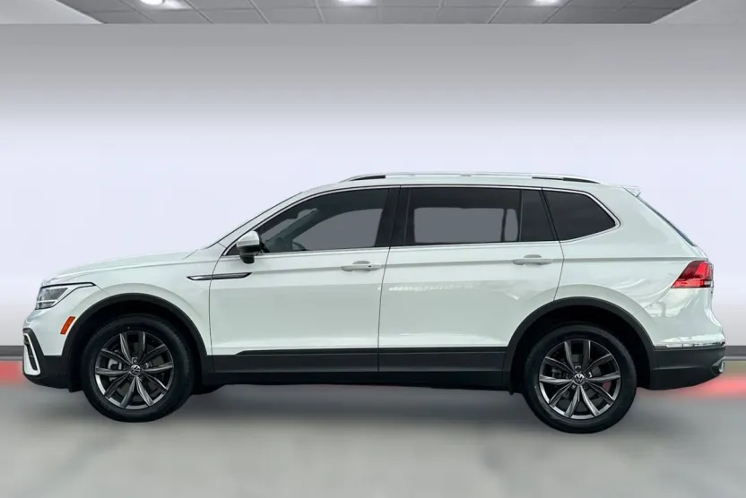 2022 Volkswagen Tiguan SE photo 1
