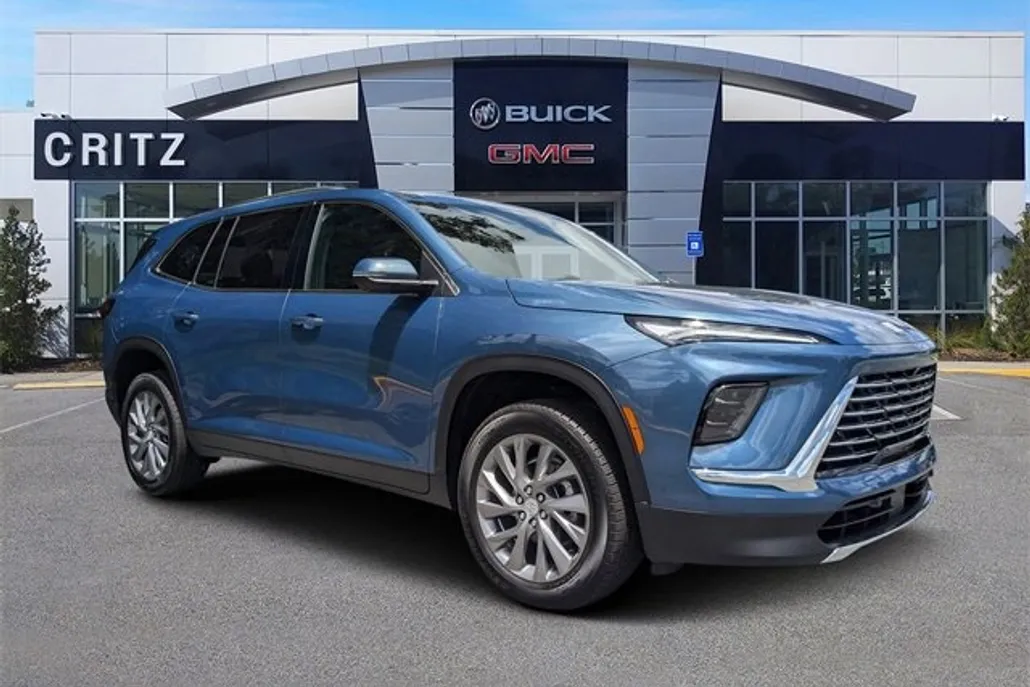 2025 Buick Enclave Preferred photo 1