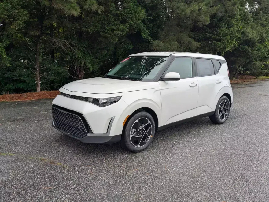 2025 Kia Soul EX photo 1