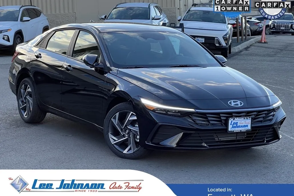 2025 Hyundai Elantra SEL Sport photo 1