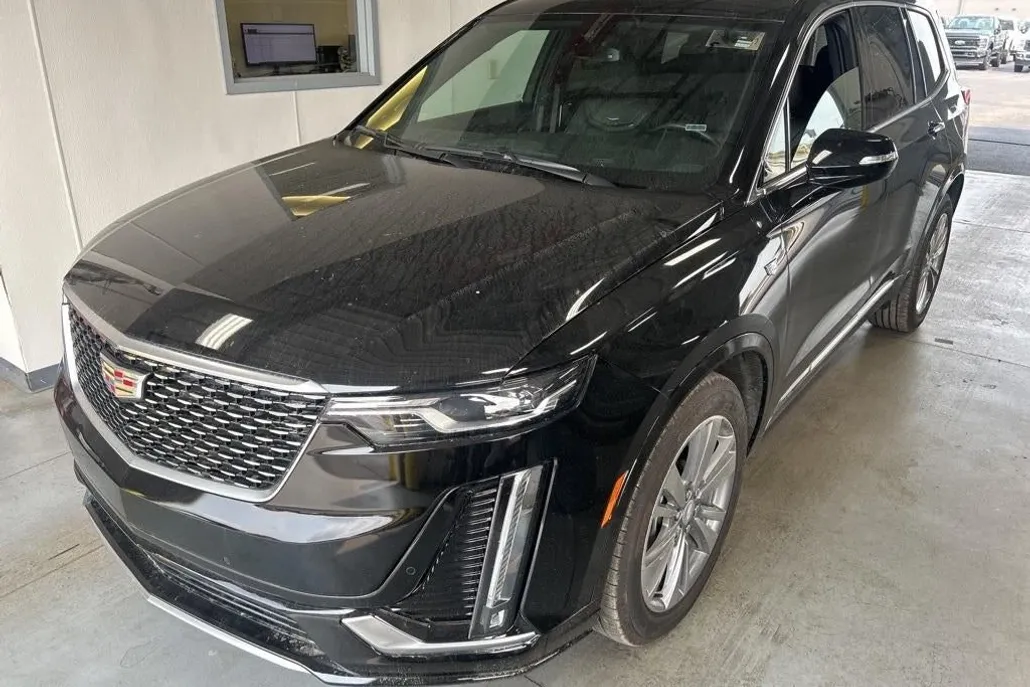 2025 Cadillac XT6 Premium Luxury photo 1