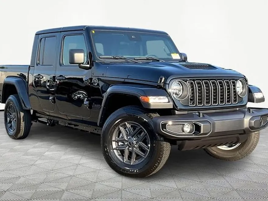 2025 Jeep Gladiator Sport S photo 1