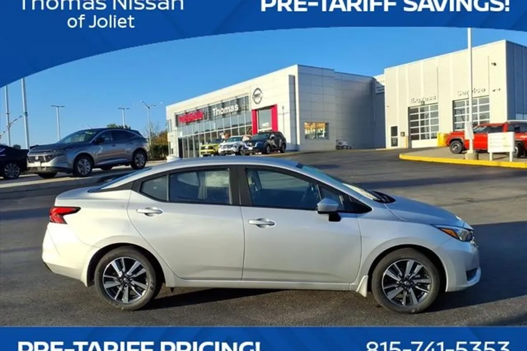 2025 Nissan Versa SV photo 1