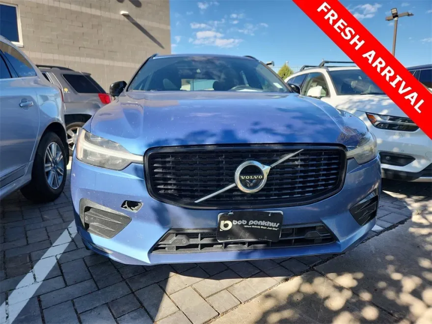 2021 Volvo XC60 T5 R-Design photo 1