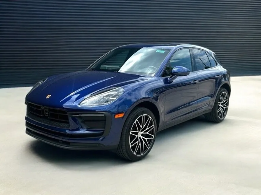 2025 Porsche Macan T photo 1