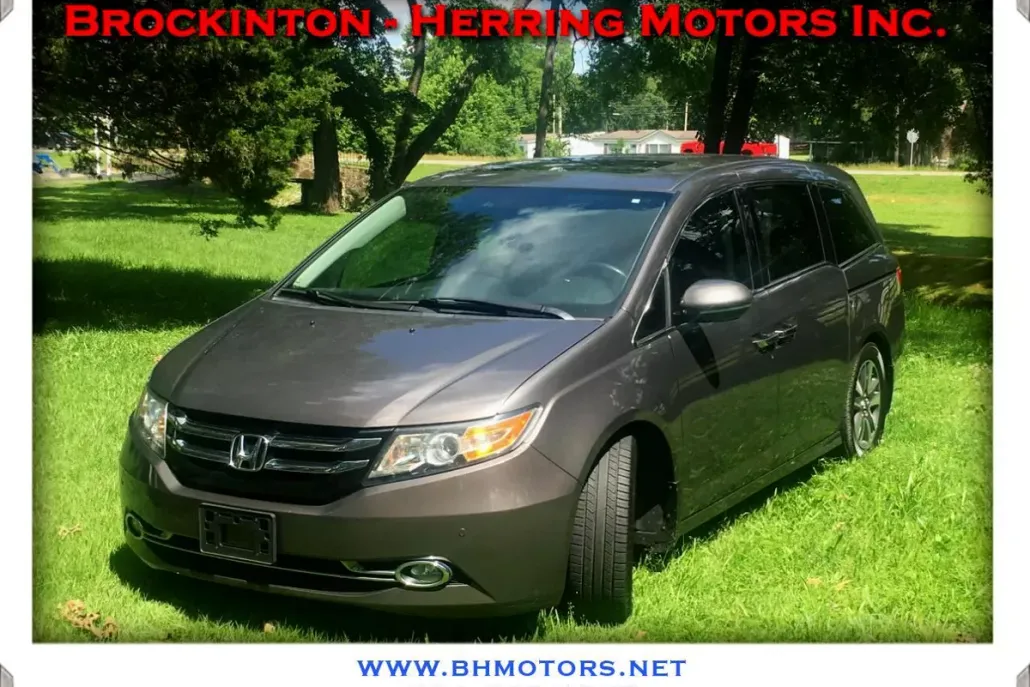 2016 Honda Odyssey Touring photo 1