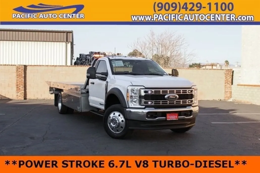 2023 Ford F-600 photo 1