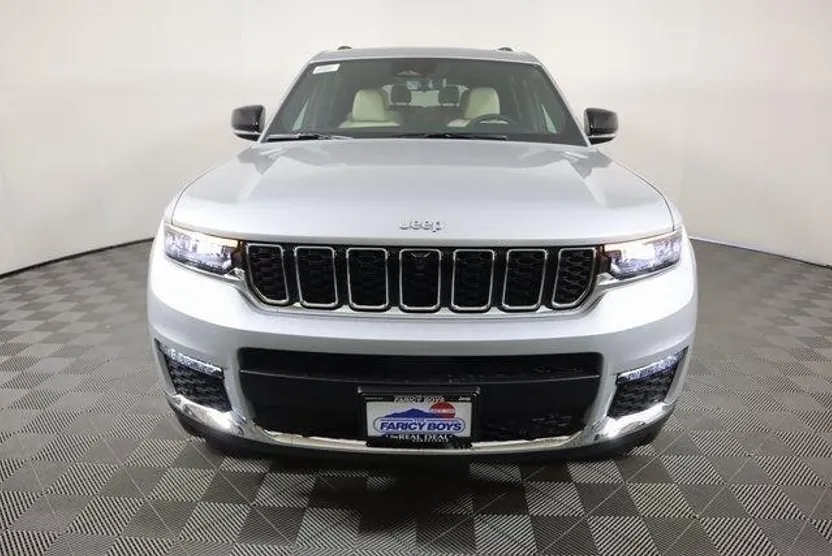 2025 Jeep Grand Cherokee Limited photo 1