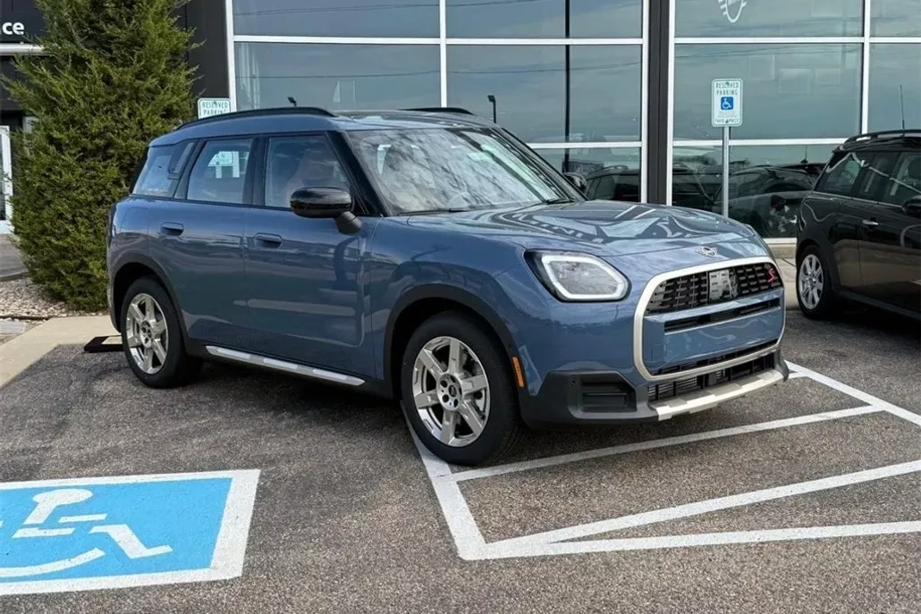 2025 Mini Countryman ALL4 S photo 1