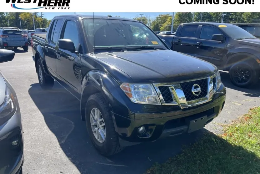 2016 Nissan Frontier SV Crew Cab photo 1