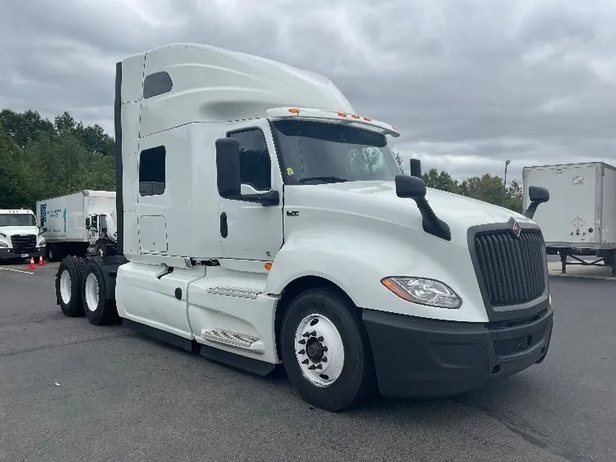 2020 International LT625 LT photo 1