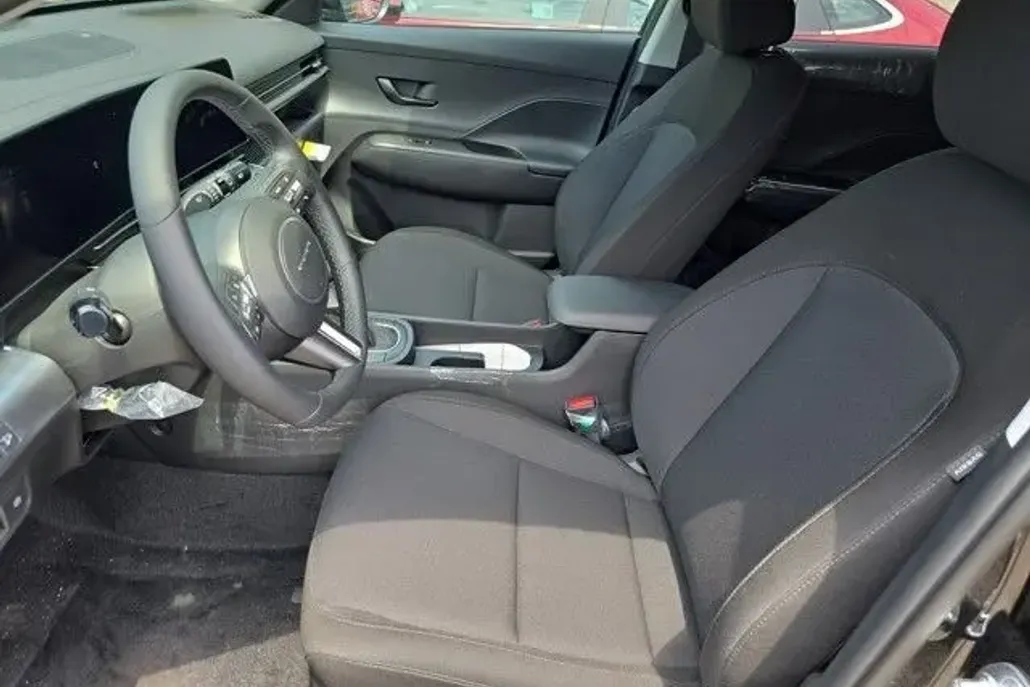2025 Hyundai Kona SEL photo 1