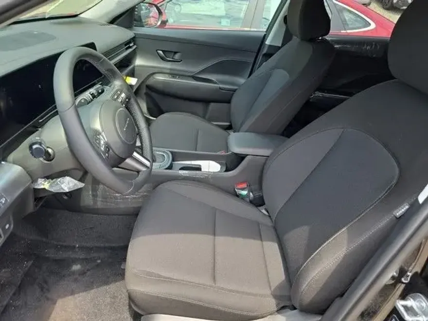 2025 Hyundai Kona SEL photo 1