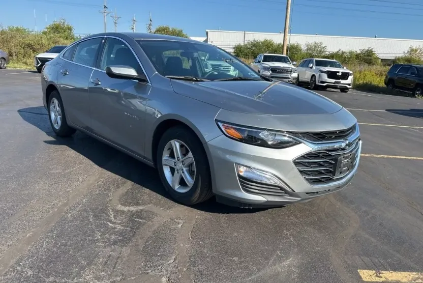 2024 Chevrolet Malibu LS photo 1