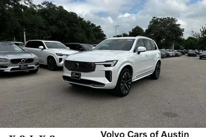 2025 Volvo XC90 T8 Plus photo 1