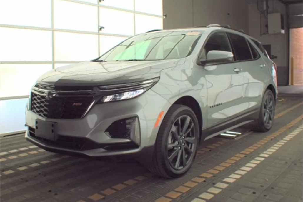 2023 Chevrolet Equinox RS photo 1