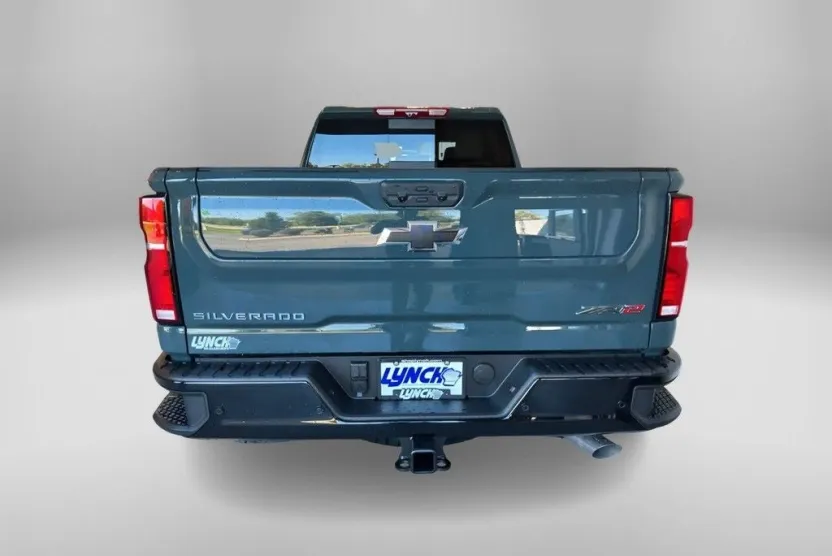 2026 Chevrolet Silverado 2500HD ZR2 photo 1