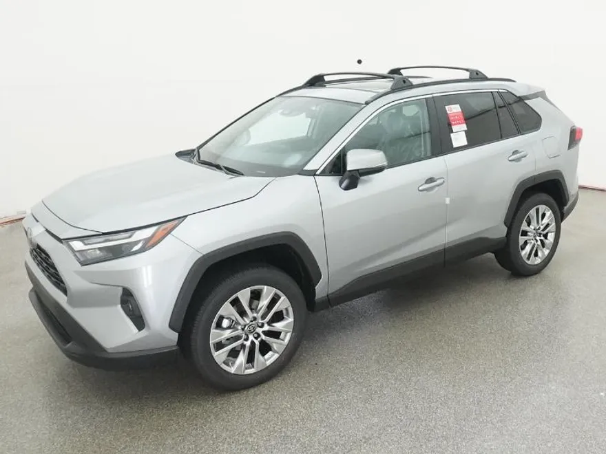 2025 Toyota RAV4 XLE Premium photo 1