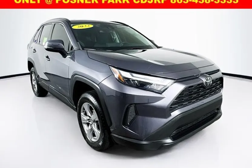 2022 Toyota RAV4 XLE photo 1