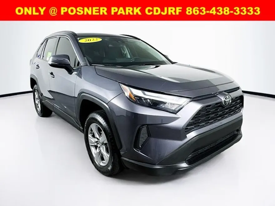 2022 Toyota RAV4 XLE photo 1