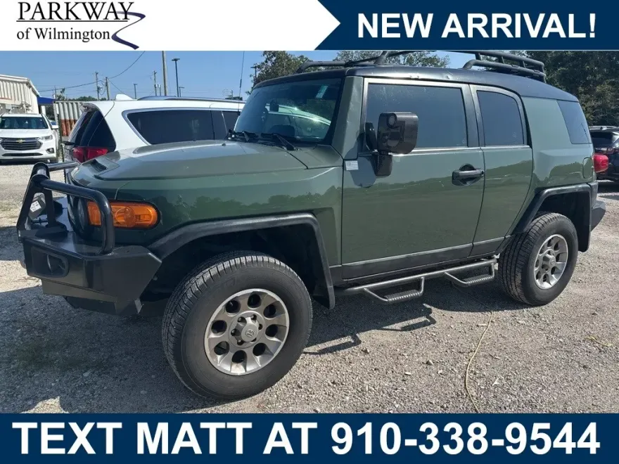 2012 Toyota FJ Cruiser Base photo 1