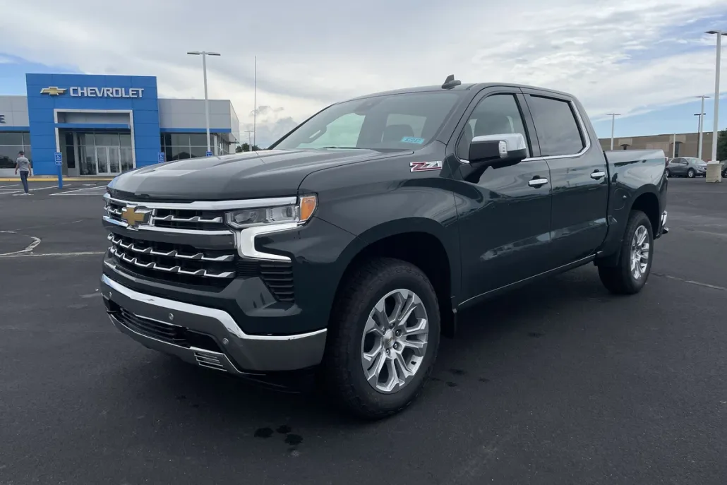 2025 Chevrolet Silverado 1500 LTZ photo 1